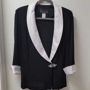 Alex Evenings Black Top with White Accents And Embellished Clasp